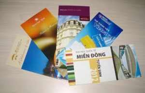 In brochure quảng cáo In brochure quảng cáo